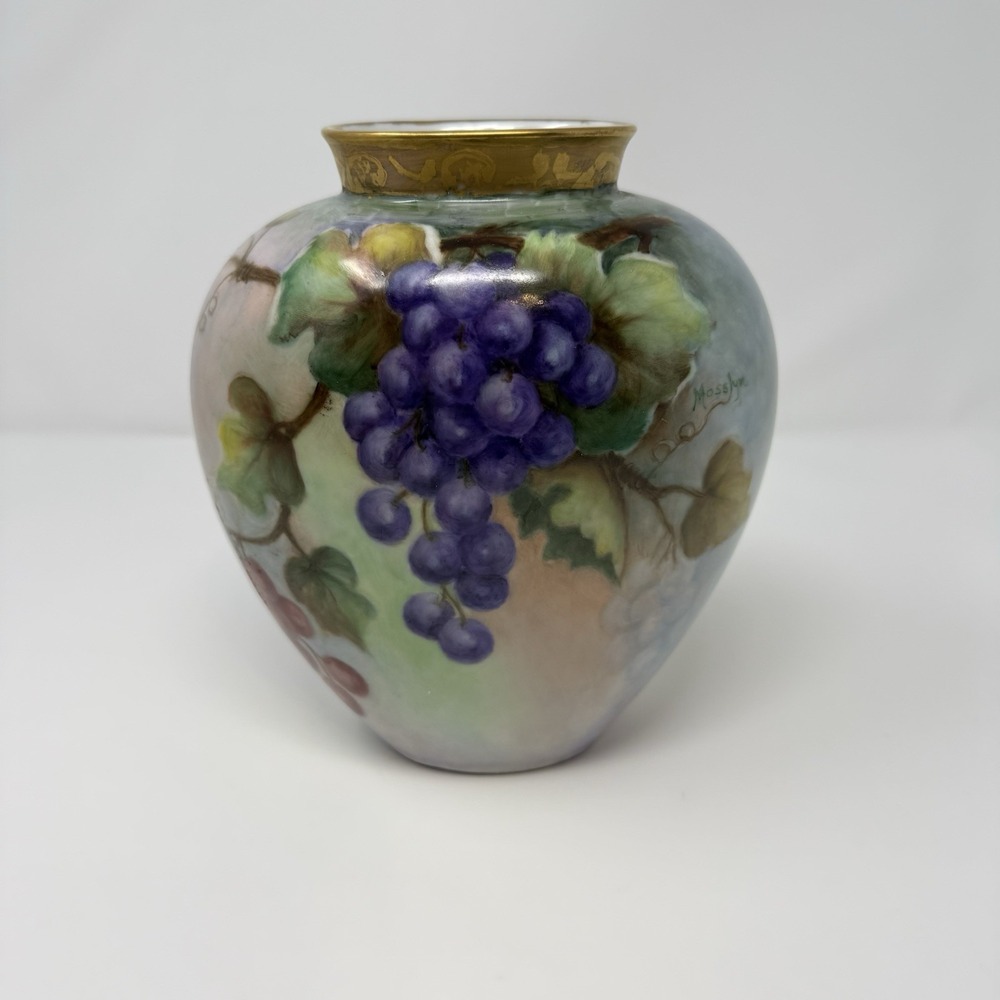 HEINRICH‎ & CO SELB BAVARIA ANTIQUE PORCELAIN GRAPE VASE HAND PAINTED 8" Tall